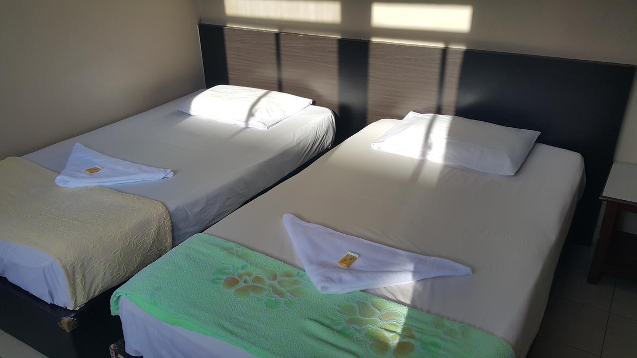 Mandarin Hotel Кучинг Номер фото