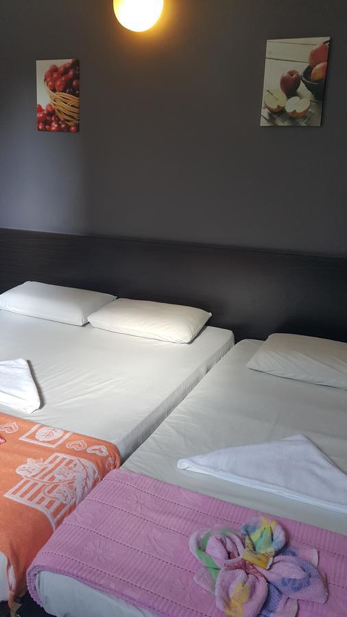 Mandarin Hotel Кучинг Экстерьер фото
