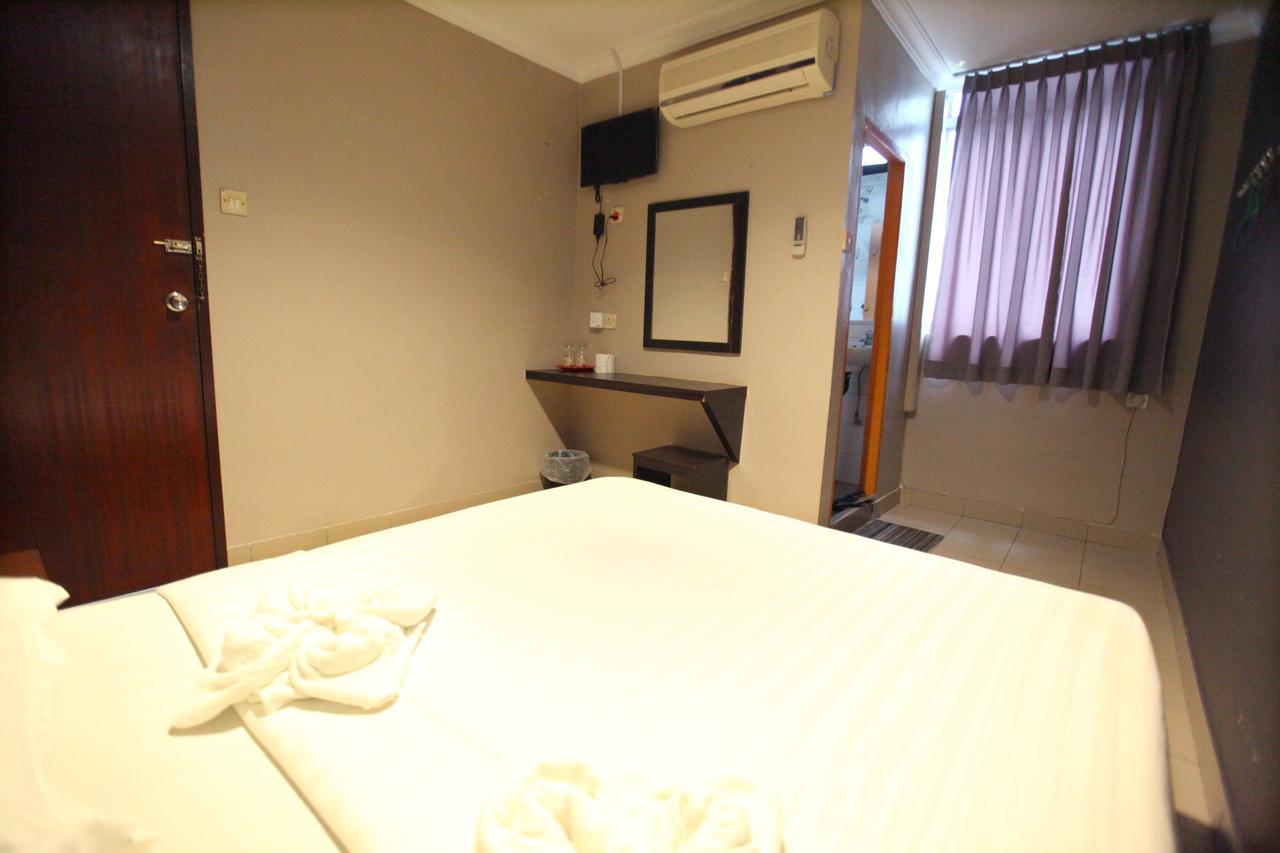 Mandarin Hotel Кучинг Экстерьер фото
